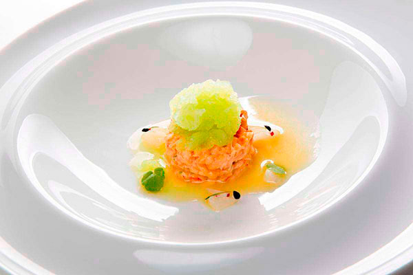 Crab -Tartar mit Ahornsirup und Litschi