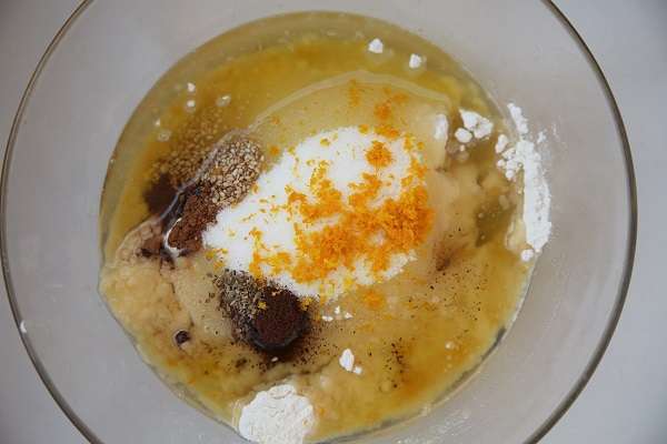 Schmalzgebäck mit Wein und Olivenöl aus Spanien