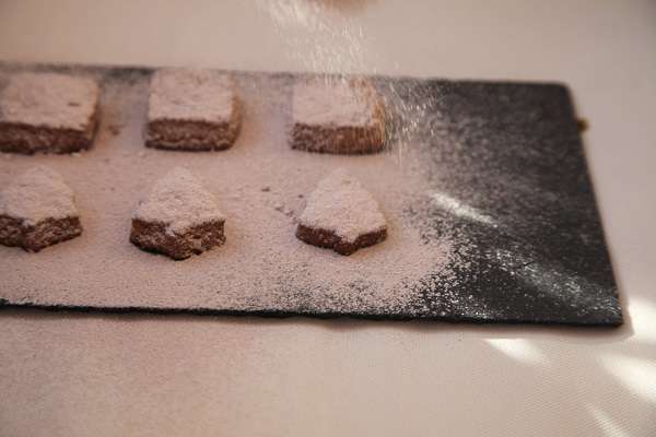 Schmalzgebäck mit Wein und Olivenöl aus Spanien
