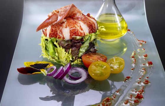 Hummersalat mit Limetten-Safran-Vinaigrette