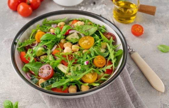 Kichererbsensalate mit spanischem Olivenöl