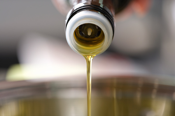 Wie man Olivenöl konserviert