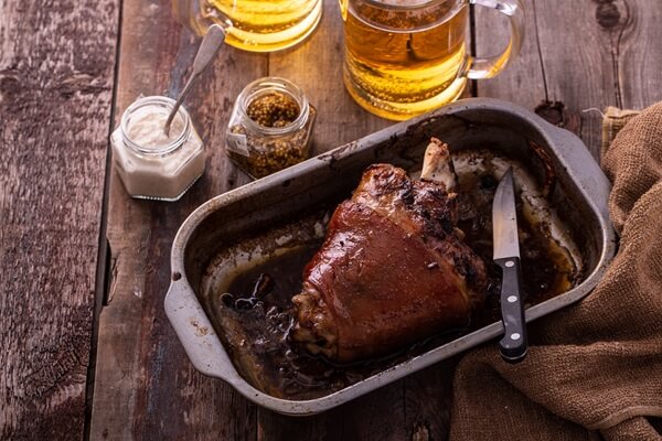 Rezept bayerischer Schweinekrustenbraten mit spanischem Olivenöl