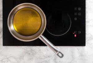sarten llena de aceite de oliva